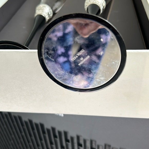 Vera Wang by Wedgwood Pair Crystal Toasting Flutes With Love Noir Black Stem - Picture 6 of 9